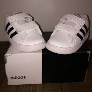 Toddler size 9 leather Adidas